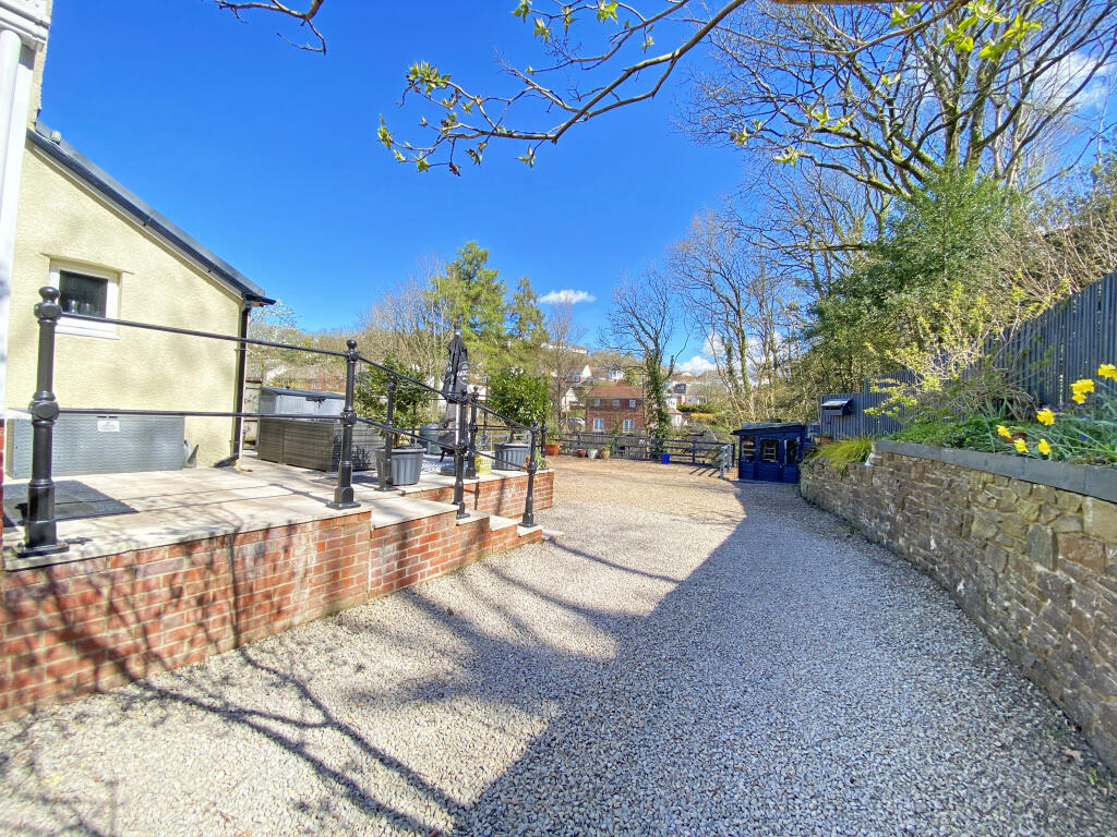 Penallta Road, Ystrad Mynach, Hengoed, CF82 7BG photo 3