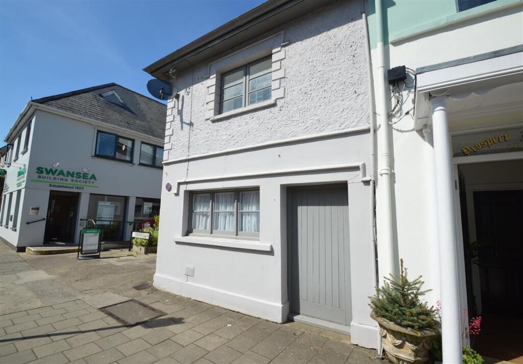 Main image of property: 73 High Street, Cowbridge, Vale Of Glamorgan, CF71 7AF