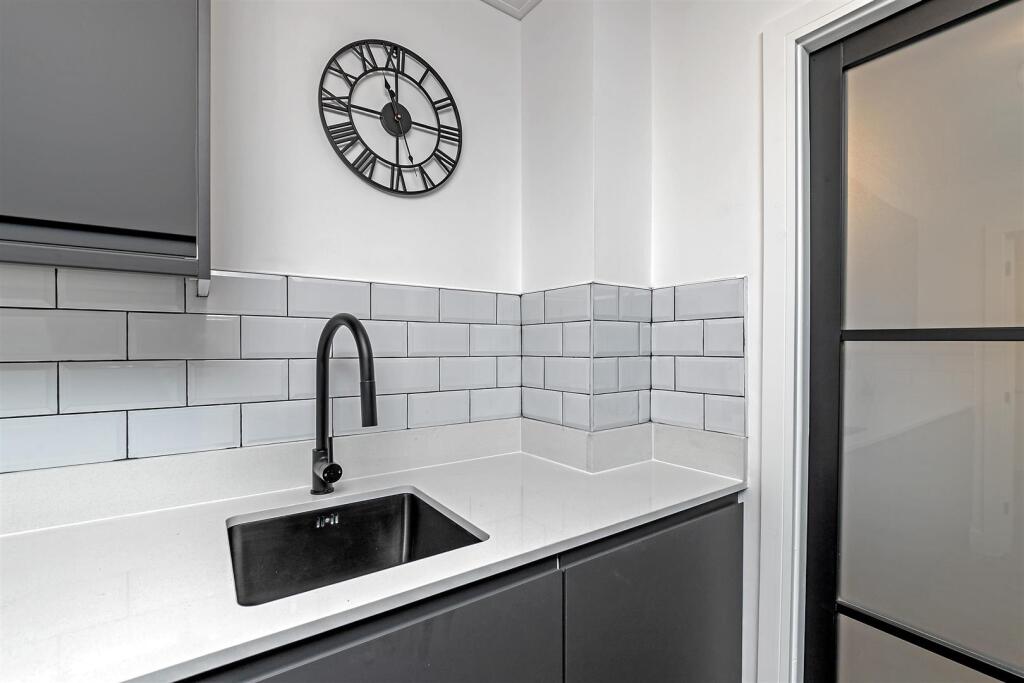 Apartment in St Albans - View 5
