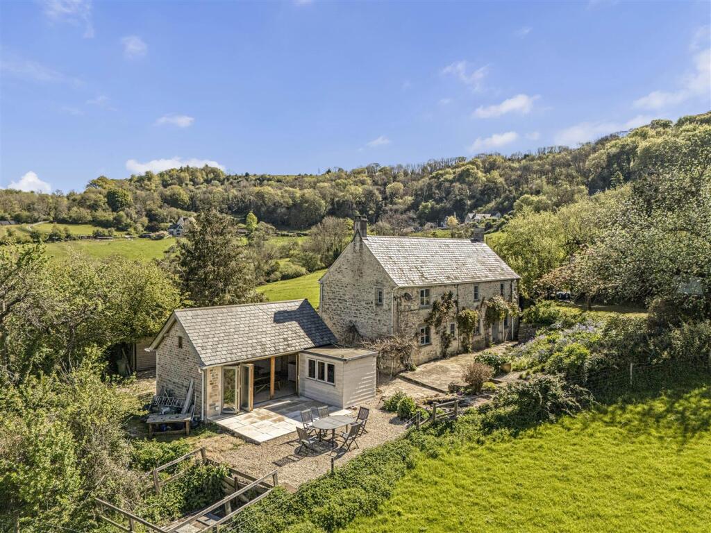 3-bed detached on Pincott Lane, Pitchcombe, £850,000
