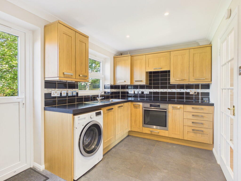 Standen Place, Horsham, West Sussex photo 3