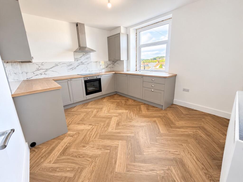 House in Maesycwmmer, Caerphilly - View 5