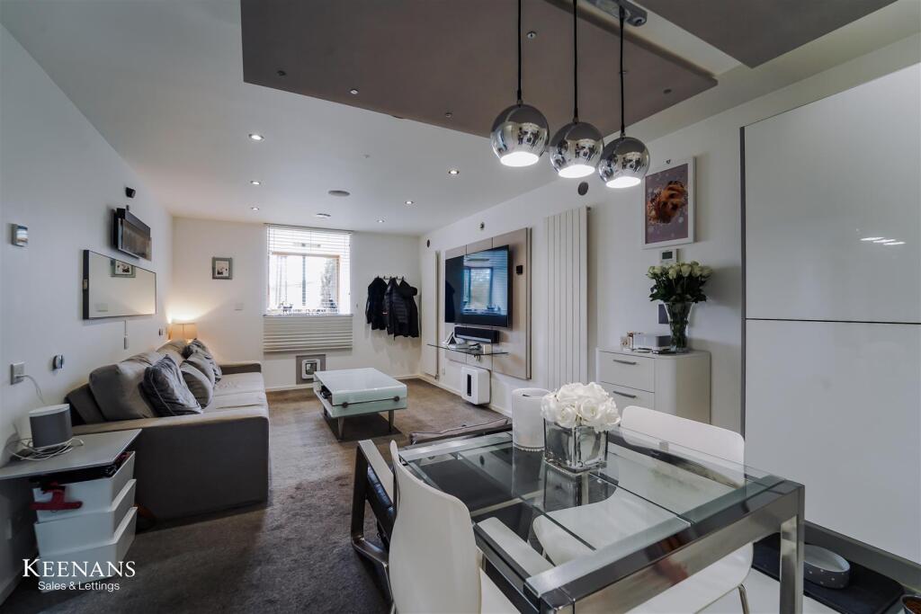 Main image of property: Red Lumb, Rochdale