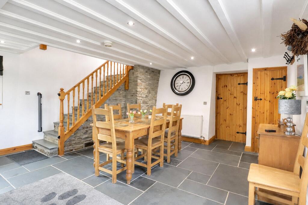 House in Exeter - View 3