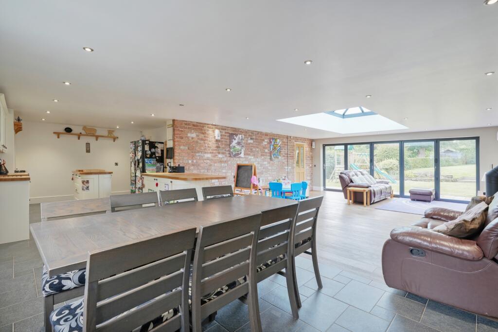 Rowan House, Rowan Tree Dell, Totley, S17 4FL photo 3