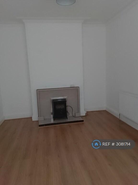 House in Leeds - View 2