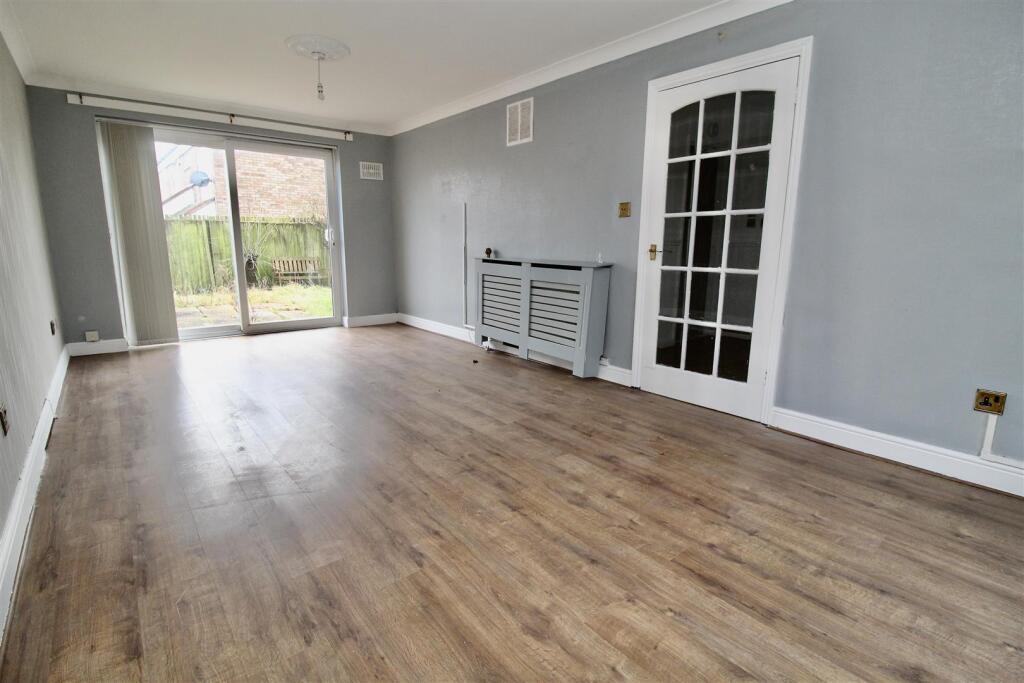 Daren Close, Birmingham photo 4