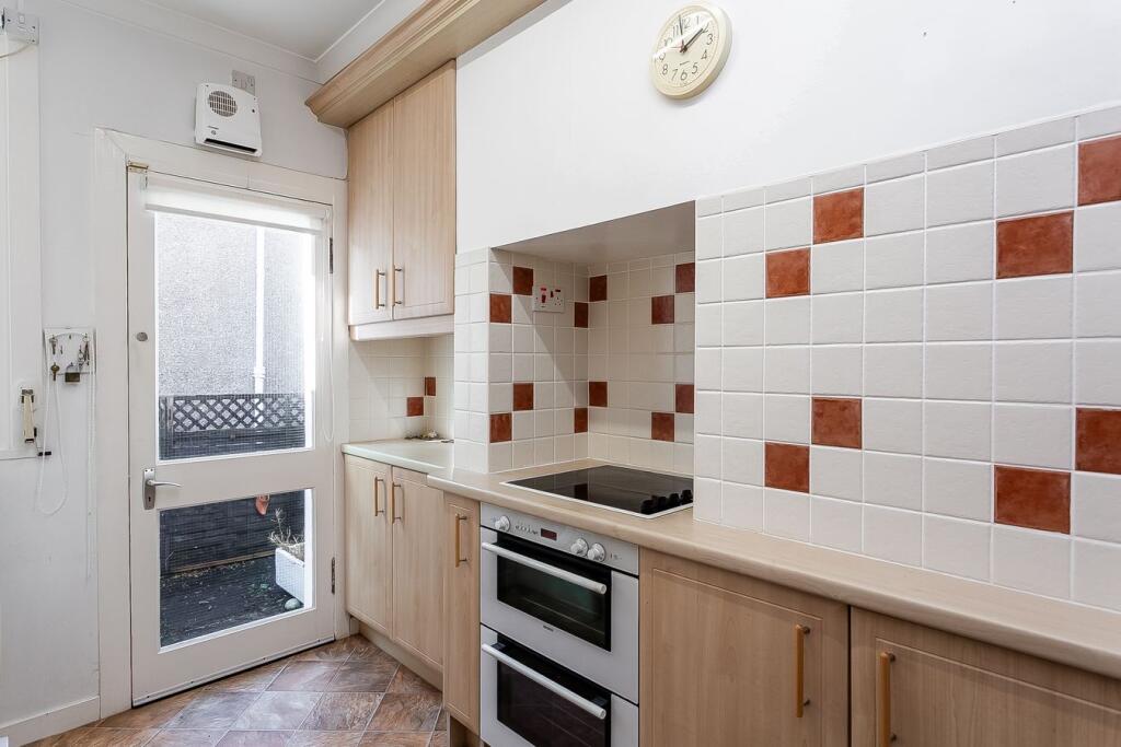 House in Edinburgh, Craiglockhart - More