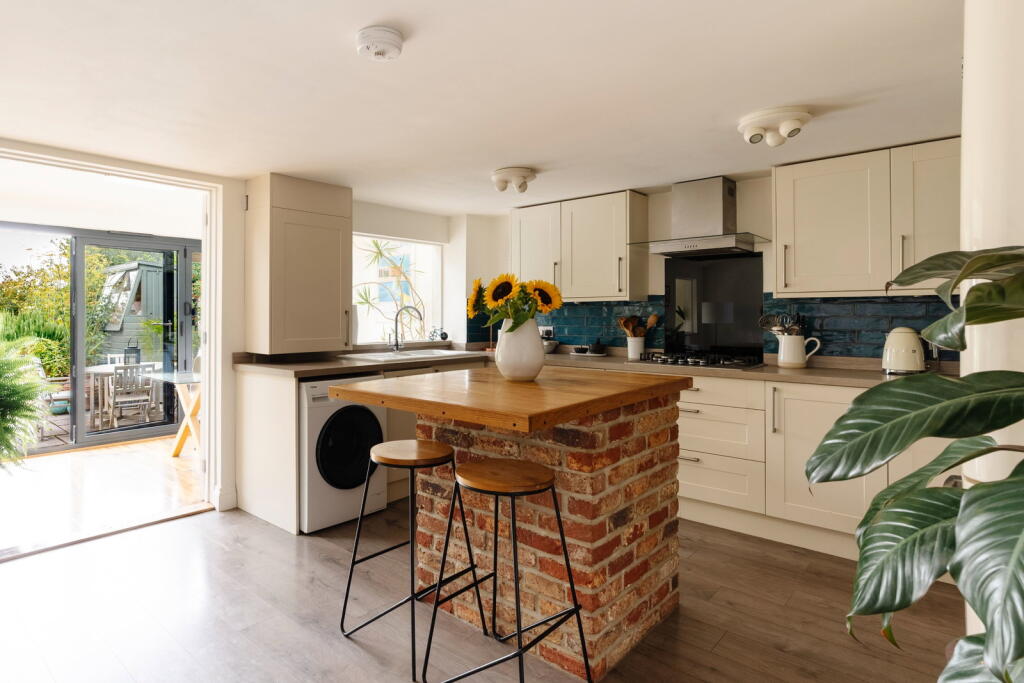 House in Manningtree, Bradfield - View 3