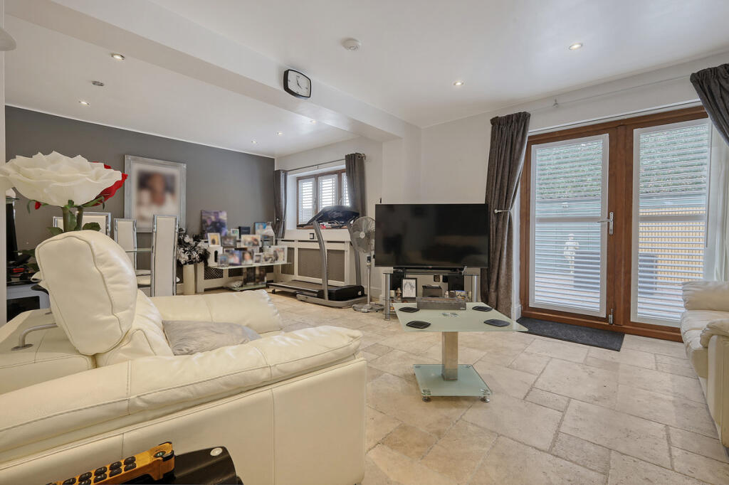 Main image of property: Hazelwood Park Close, Chigwell, IG7 4