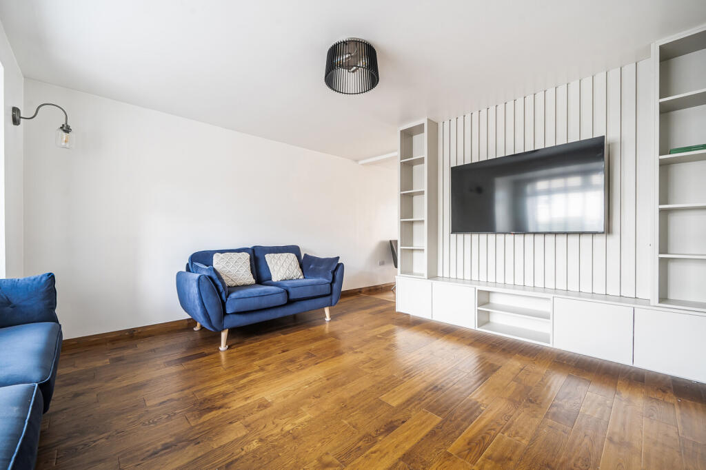 House in Slough - View 3