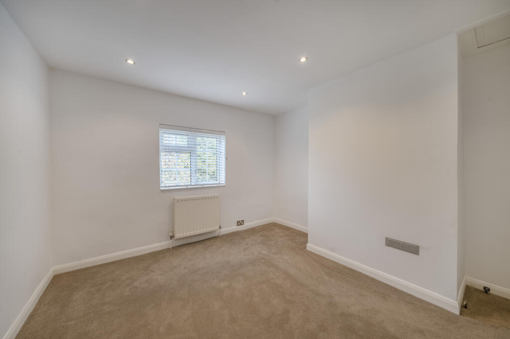 House in Guildford - View 4
