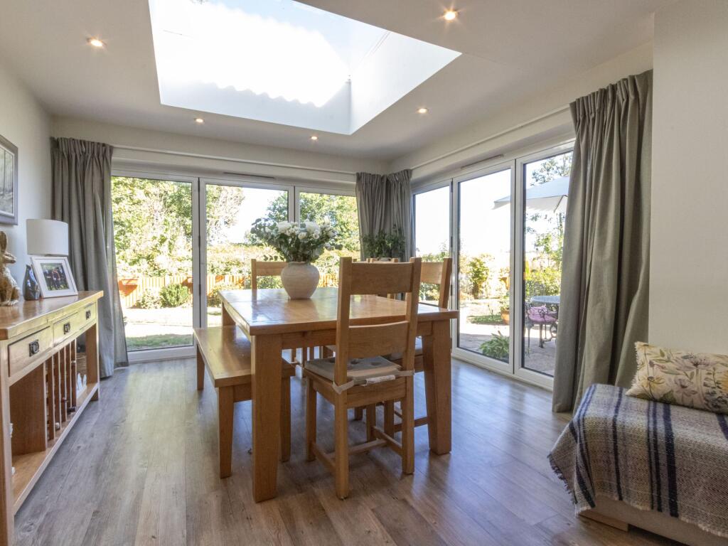 House in Hart, Winchfield - View 4