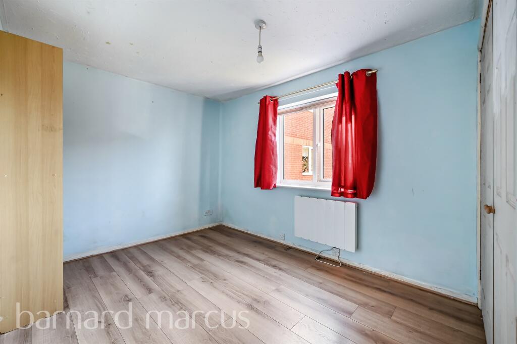 Apartment in Sutton - More