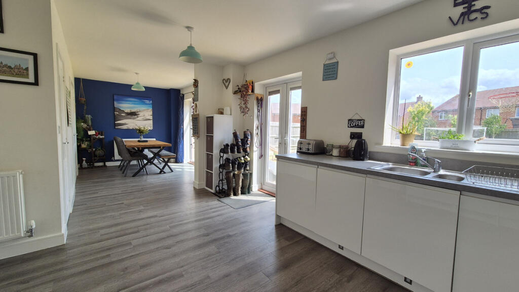 House in Stratford-on-Avon, Southam - More
