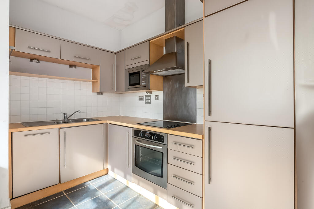 Apartment in London - More