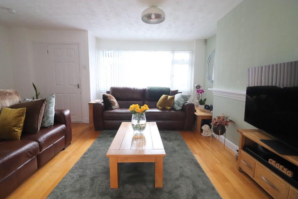 High Beech Road, Sundon Park, Luton, LU3 3DD photo 4