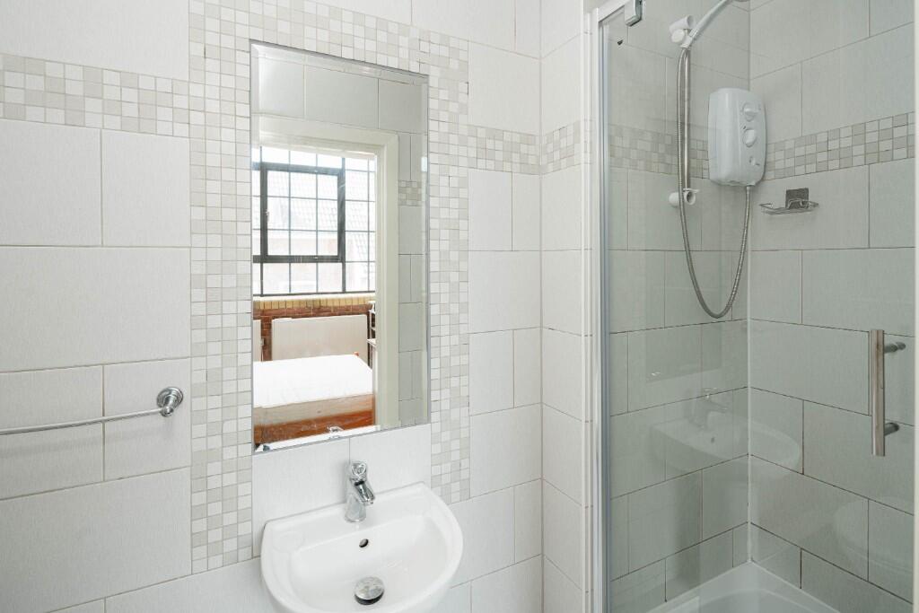 4 bedroom flat for rent