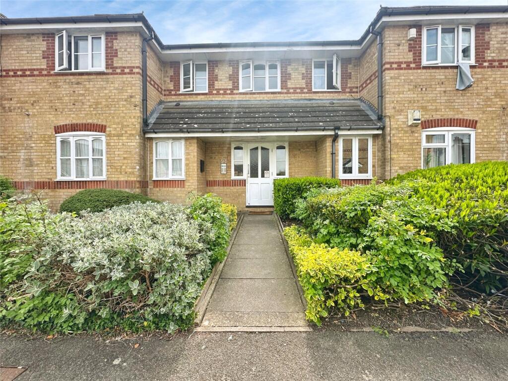 Main image of property: Larkspur Gardens, Luton, Bedfordshire, LU4
