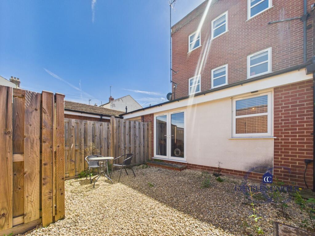 Main image of property: Watledge House, Barton Road, Tewkesbury