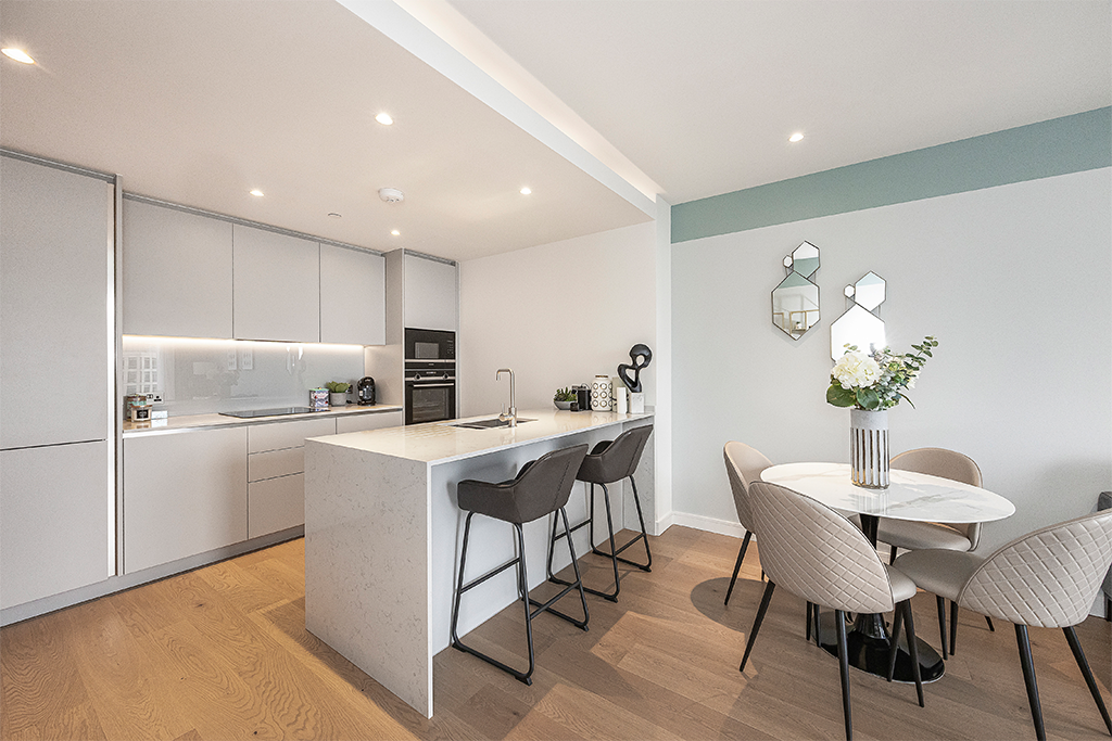 1 bedroom flat at Marsh Wall, London, E14 — photo 4