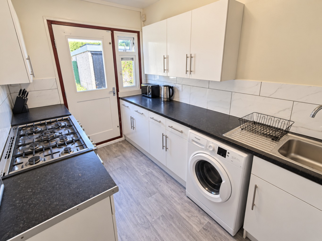 House in Luton, Hockwell Ring, Leagrave - View 4