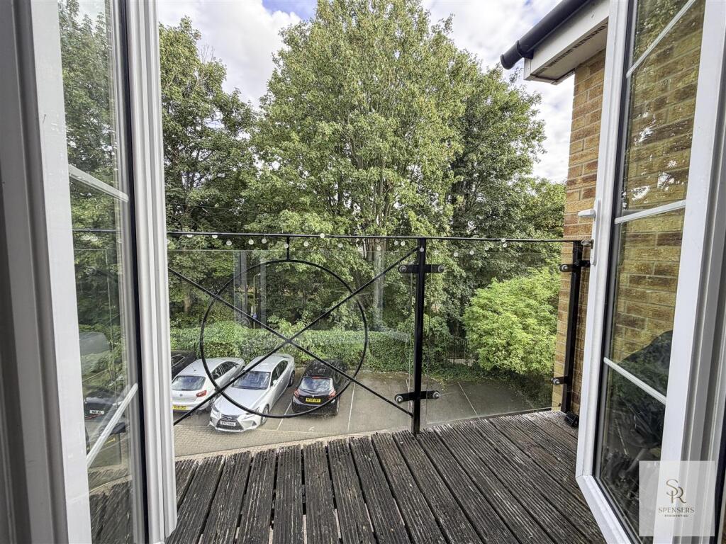 Apartment in Hemel Hempstead - View 5
