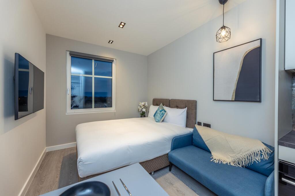 Main image of property: Flat 8, 35 Lowlands Road, Harrow, HA1 3WP