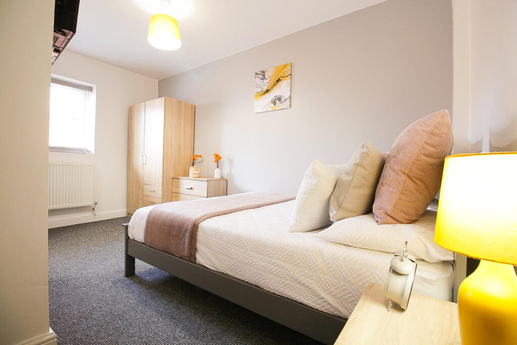 Main image of property: 60 Park Street, Lincoln, Lincolnshire, LN1 1UR, United Kingdom