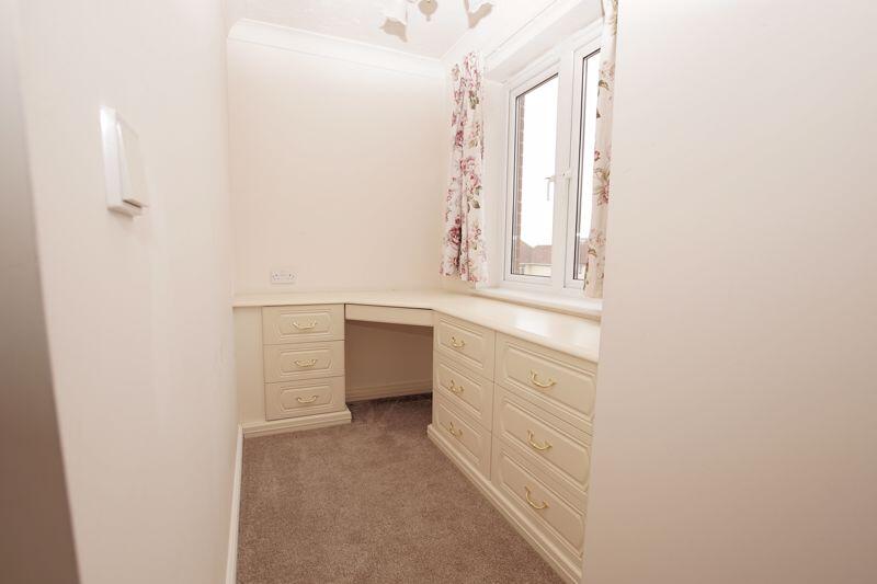 Robinson Court, Lee-On-The-Solent, PO13 - View 6