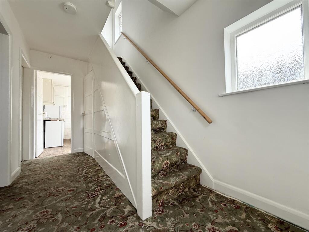 Alderleigh Road, Glen Parva, Leicester photo 3