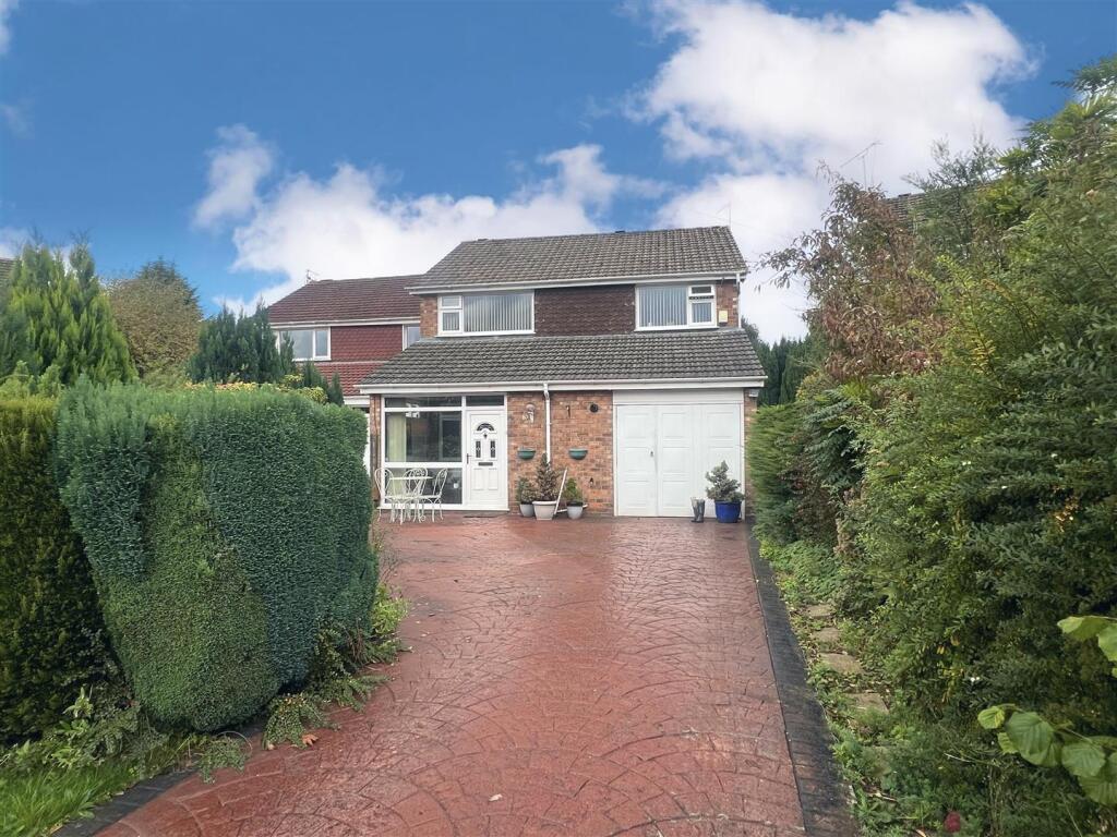 3-bed semi-detached on Kirklands, Sale, £550,000