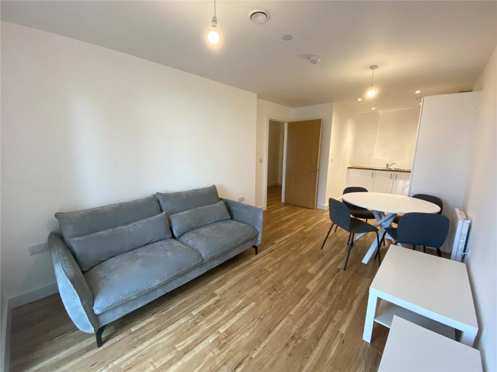 Main image of property: 11 Michigan Avenue, Greater Manchester, Salford Quays, M50
