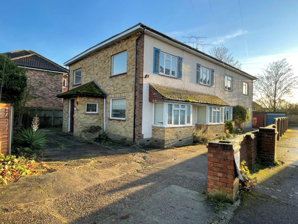 Main image of property: London Road, Hadleigh, Essex