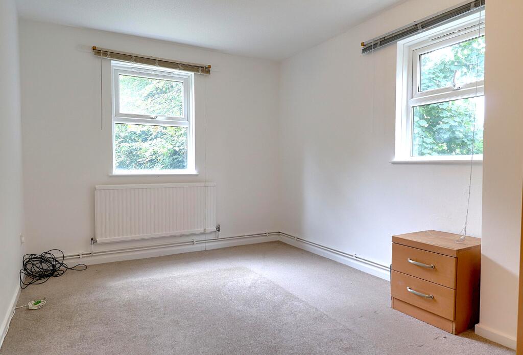 Apartment in Brentwood, Essex - View 5