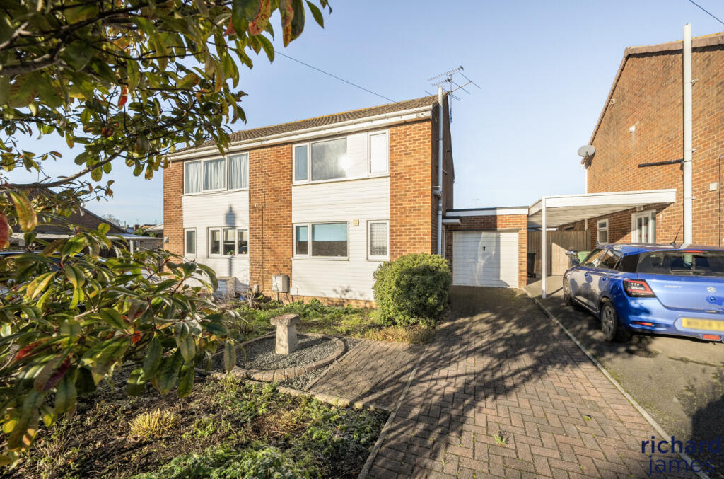2-bed semi-detached on Betjeman Avenue, Royal Wootton Bassett, SN4, £275,000