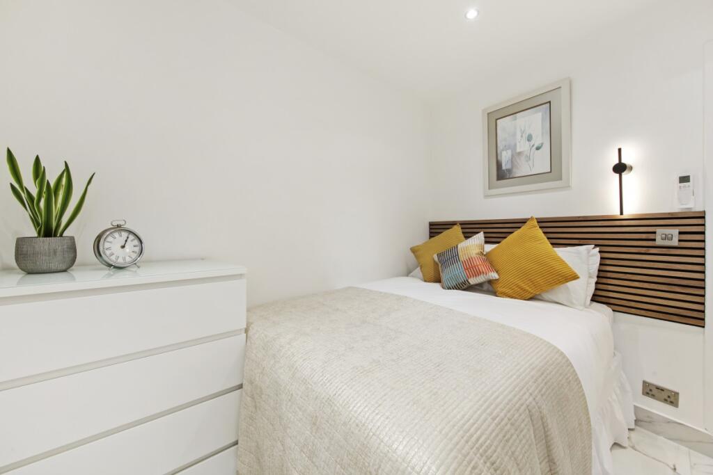 Apartment in London - More