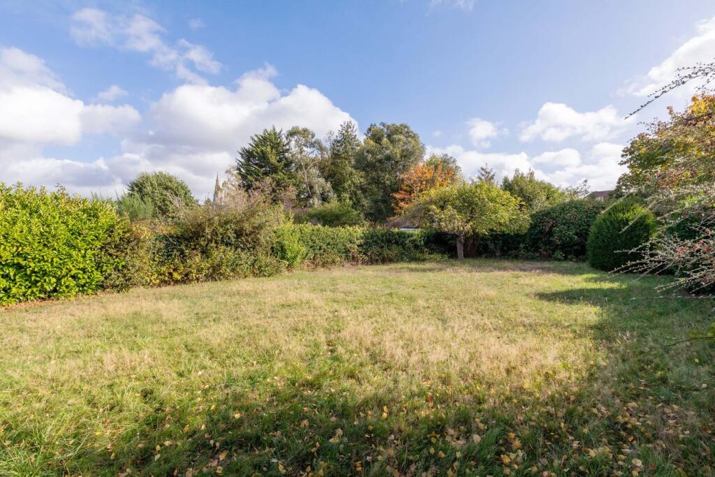 House in Slough - View 2