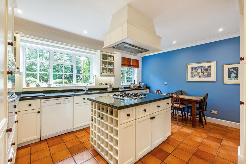 House in Harpenden, Roundwood - More