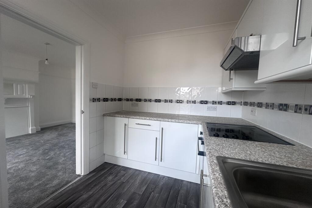 Apartment in Southend-on-Sea, Essex - View 5