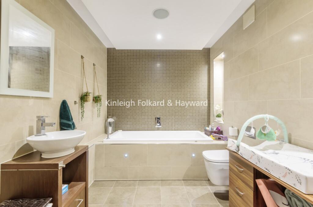 Apartment in London - More