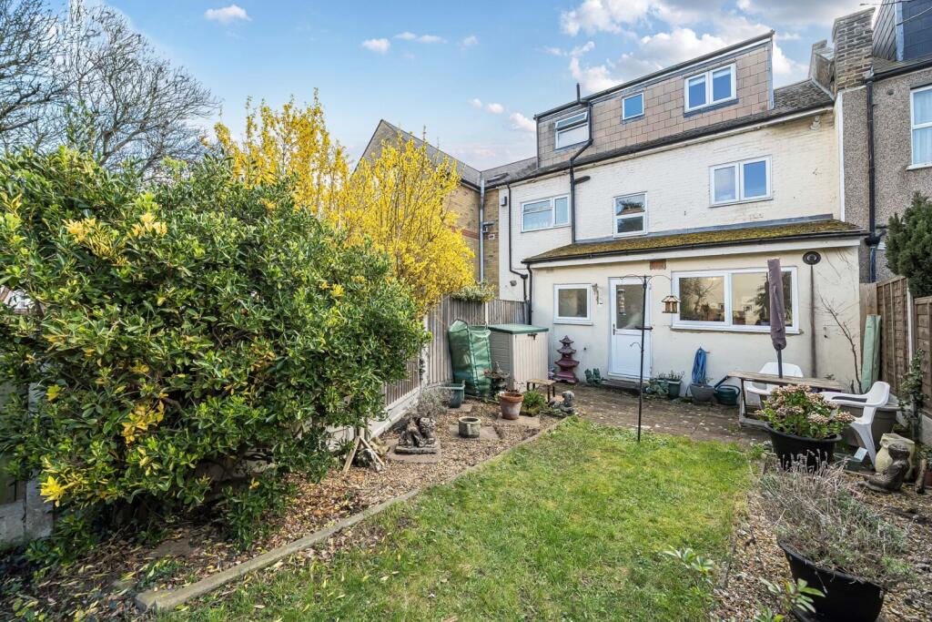 Apartment in London - More