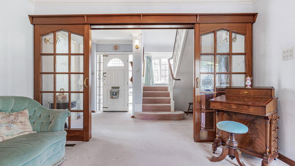 Additional image 3 of El Castano, Hampton Lane