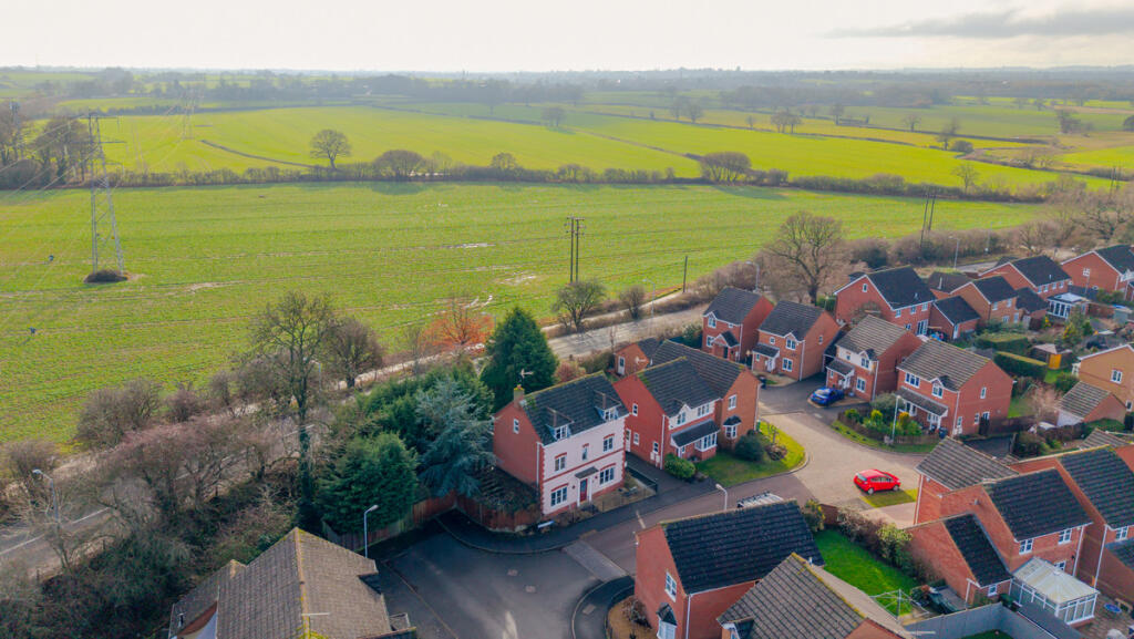 Upton Drive, Nuneaton, CV11 photo 4