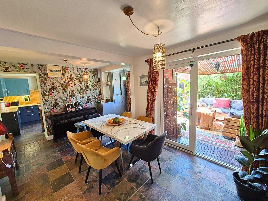 33, Clingo Road, Leominster, Herefordshire, HR6 8UD photo 4