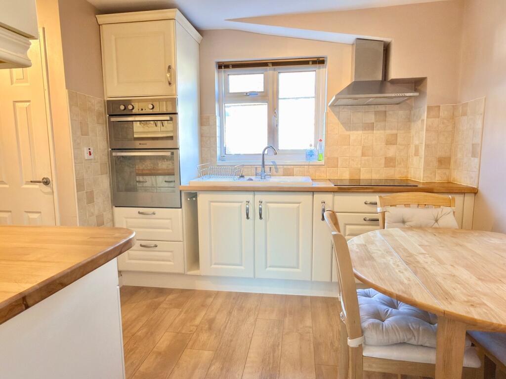 Sycamore Road, Tewkesbury, GL20 photo 3