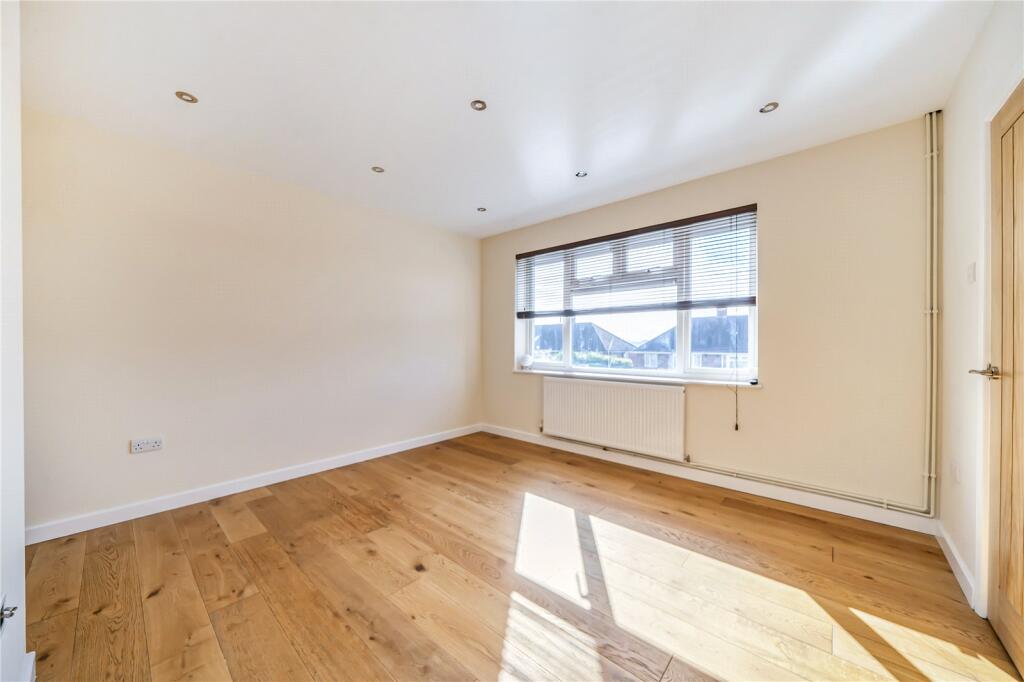 House in Hemel Hempstead, High Wycombe Community Board - View 4