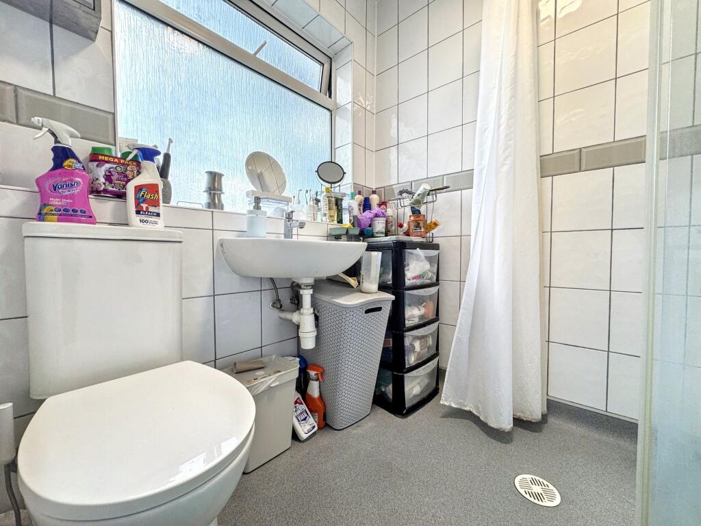 Blundell Road, Edgware, HA8 photo 4
