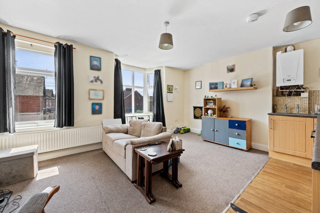 Apartment in Kettering, Avondale - View 4