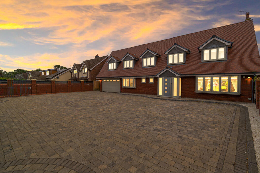 5-bed detached on Kings Road Calf Heath Wolverhampton, West Midlands, WV10 7DU, £850,000